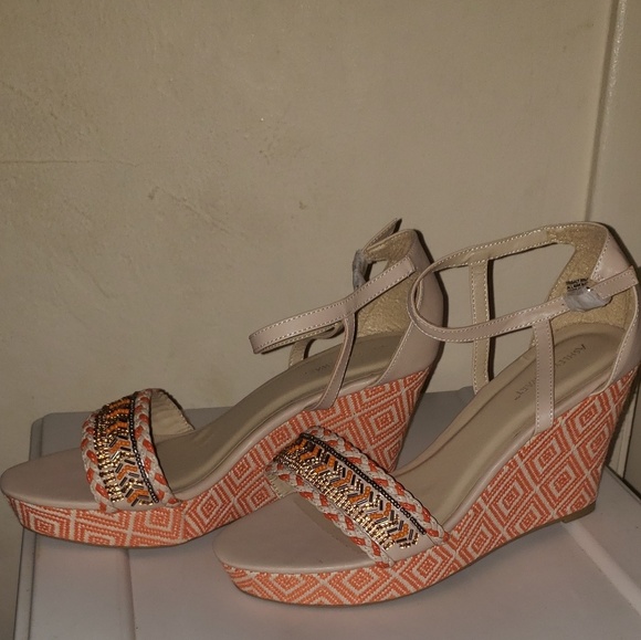 Beautiful  Tangerine Wedge(size 12w) - Picture 1 of 4